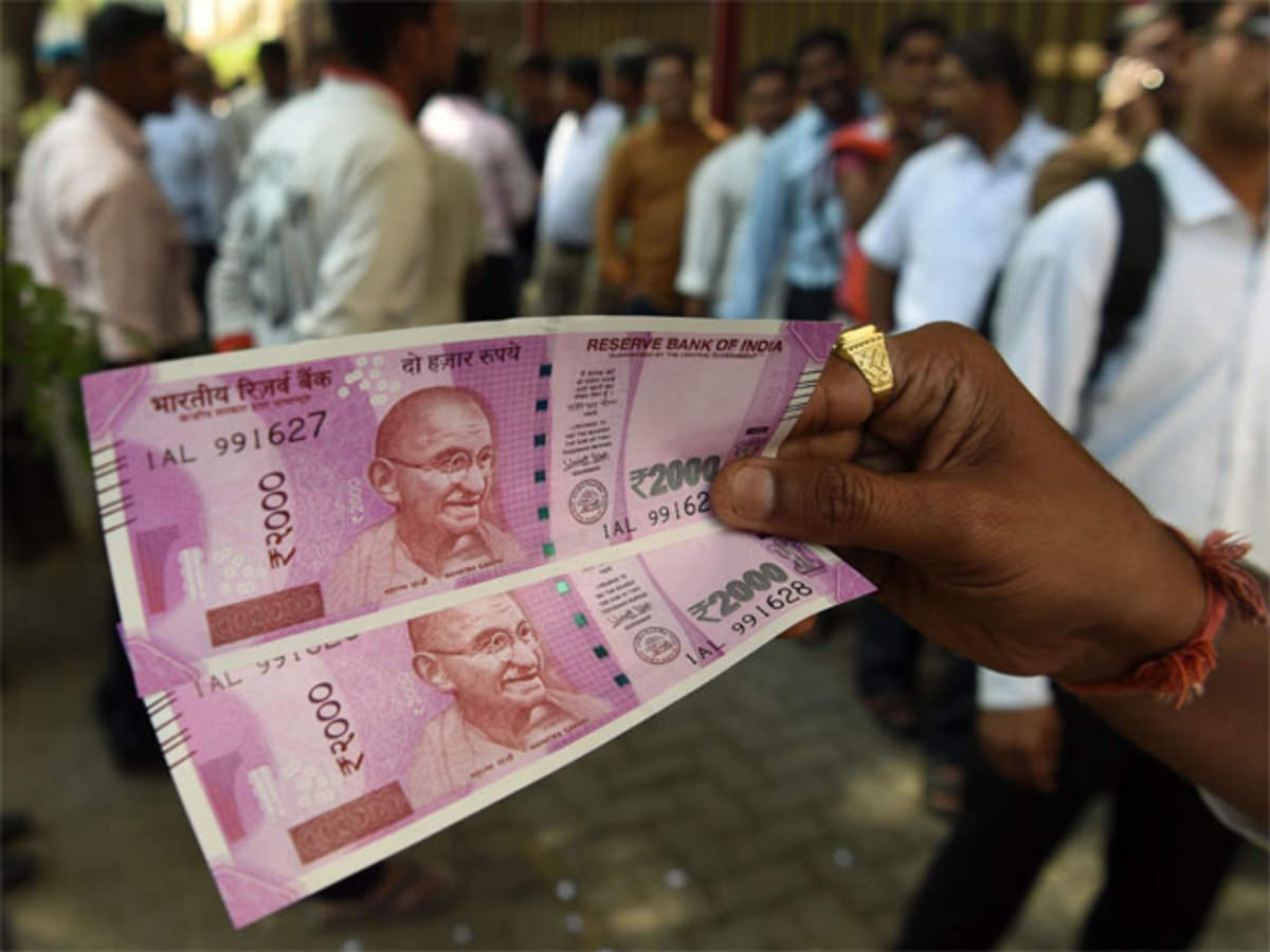 PFL News - 'नोट बदलने के लिए भीड़ न लगाएं' बोले RBI गवर्नर, लोगों के पास 4 महीने का समय